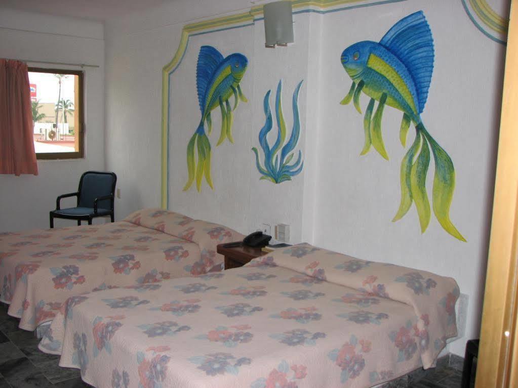 Hotel Y Suites Plaza Manzanillo Extérieur photo