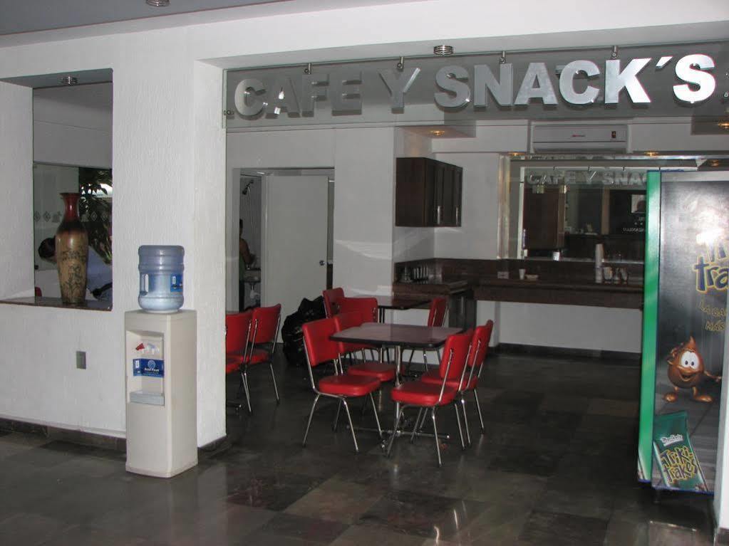 Hotel Y Suites Plaza Manzanillo Extérieur photo