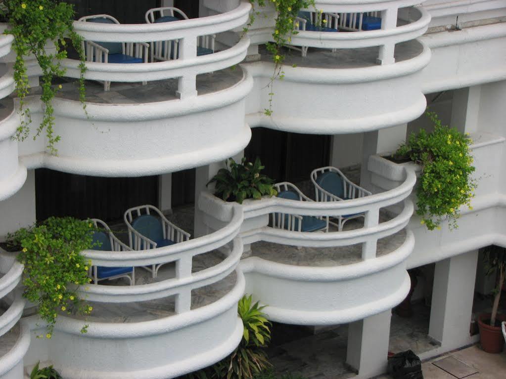 Hotel Y Suites Plaza Manzanillo Extérieur photo